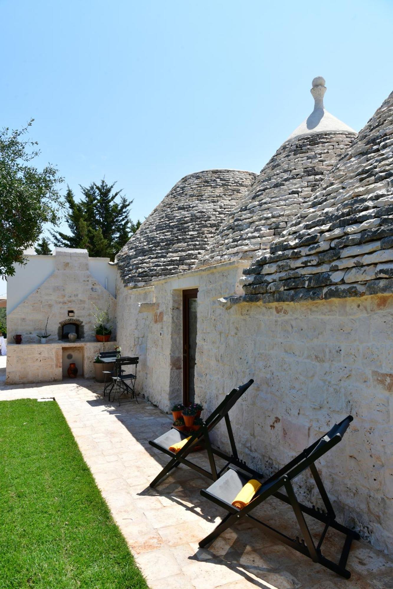 Lamarossa Trulli & Suites Antonelli Exteriör bild