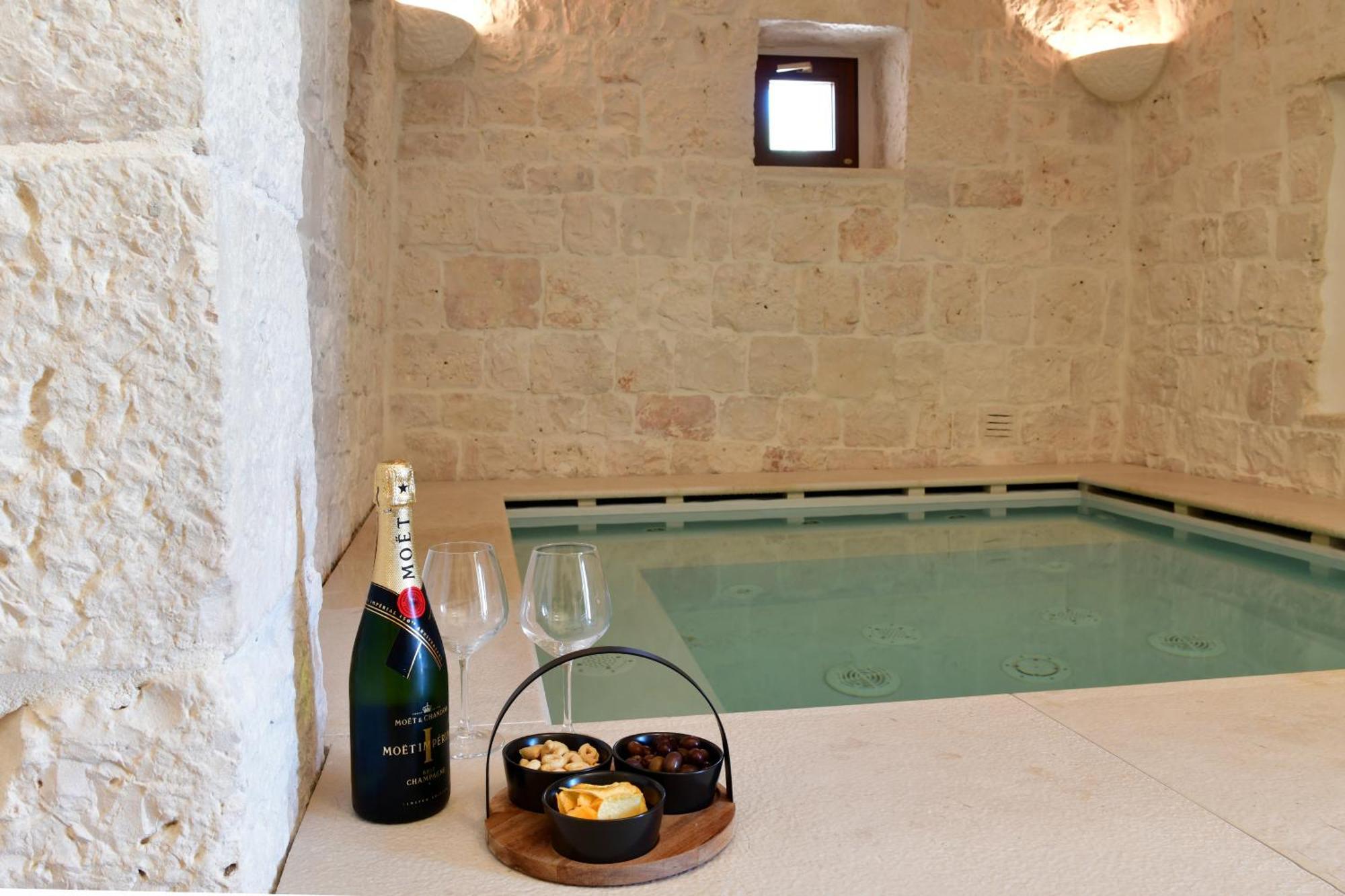 Lamarossa Trulli & Suites Antonelli Exteriör bild