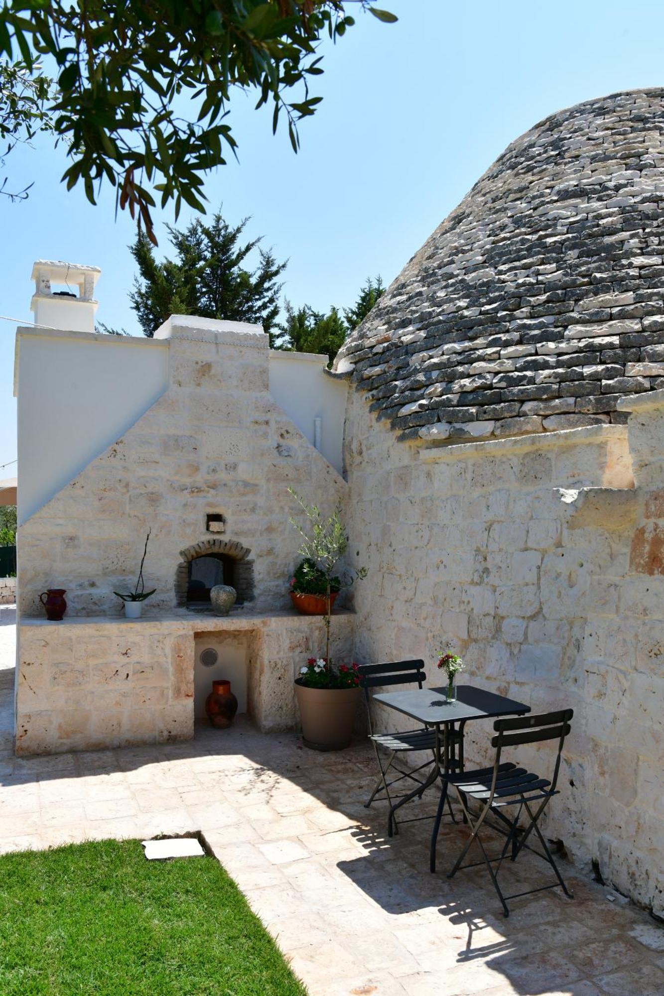 Lamarossa Trulli & Suites Antonelli Exteriör bild